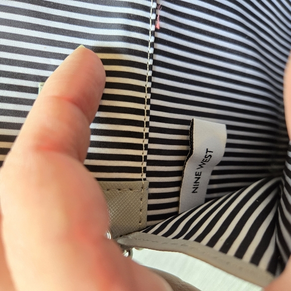 Nine West Silver Clutch Purse Metalic - Picture 5 of 8